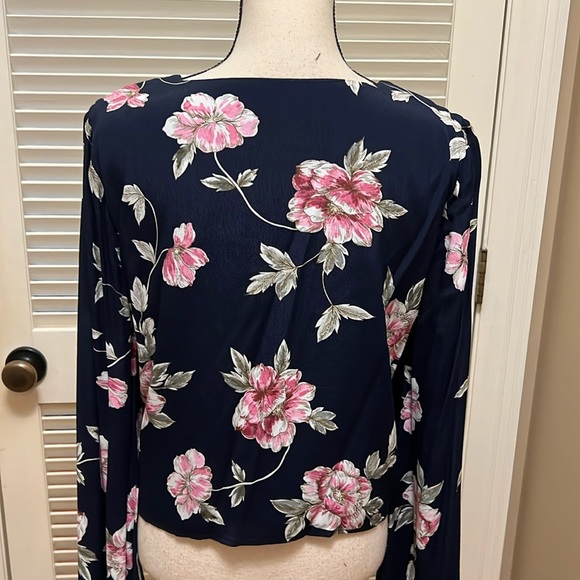 Cupcakes and Cashmere Jerome Blouse in Floral Navy and Pink, Size Medium - Picture 12 of 16